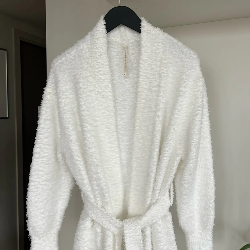 Aritzia The Group By Babaton White Retreat Textured Cozy Belted Robe/ Cardigan - Picture 15 of 17